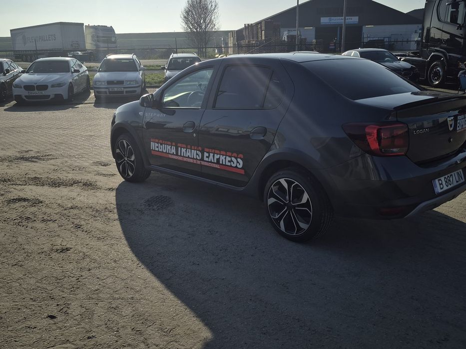 Vând dacia logan