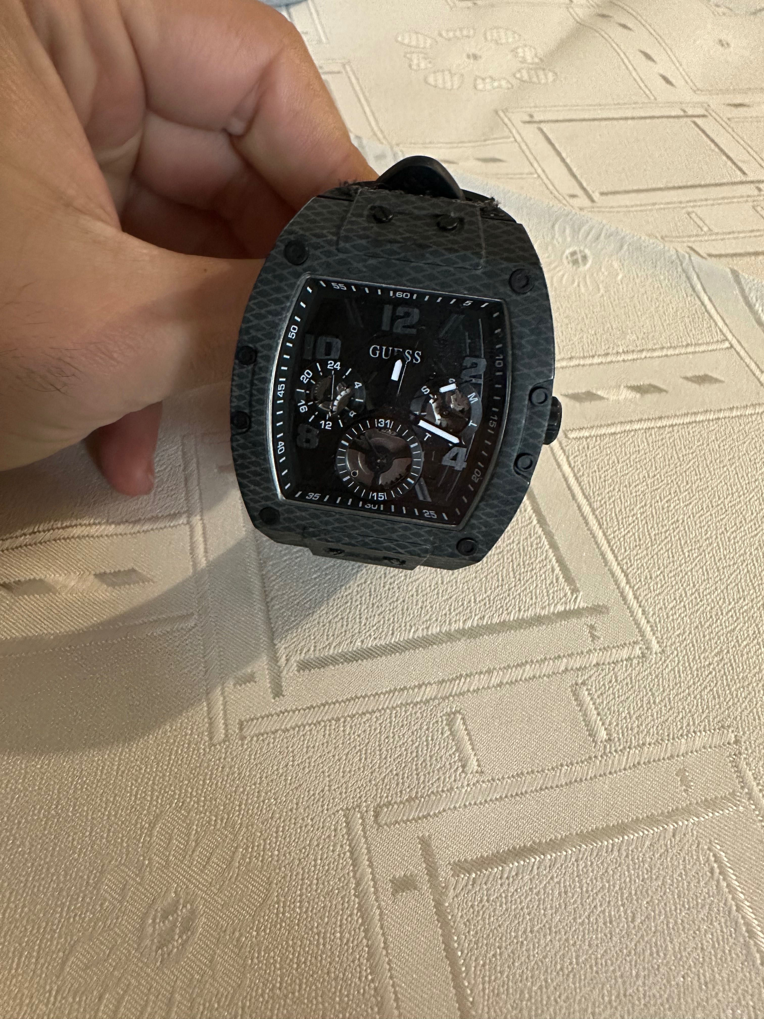Черен мъжки часовник Guess
