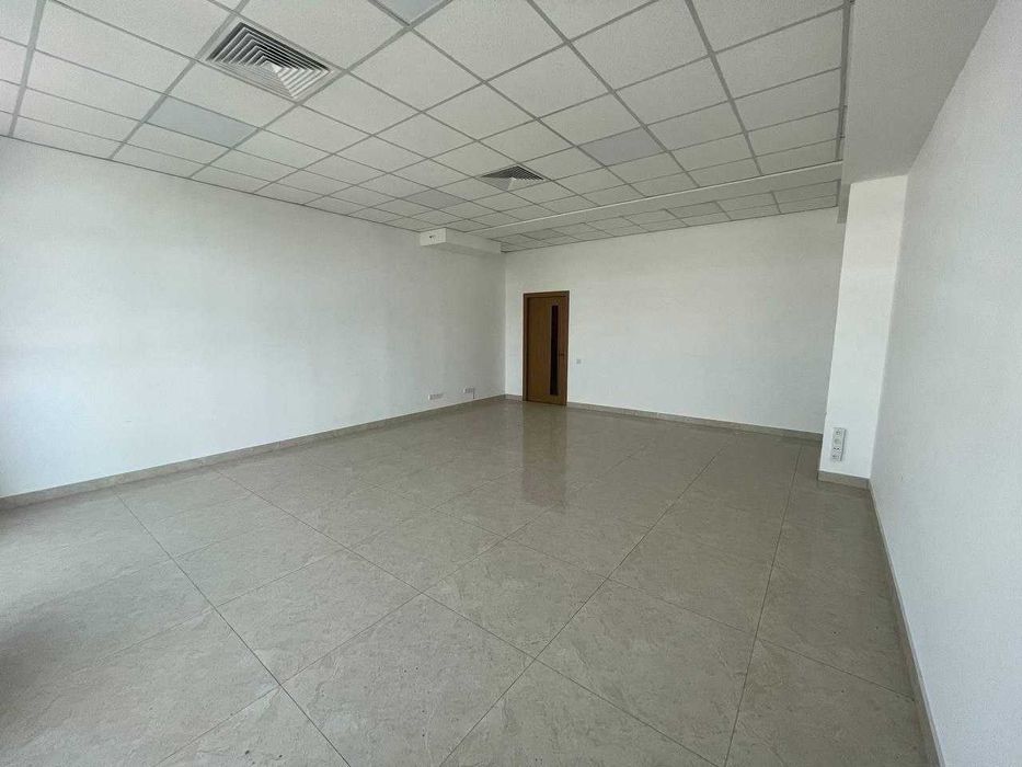 Помещение в Бизнес центре (на 2 этаже) West Minster  900 кв.м