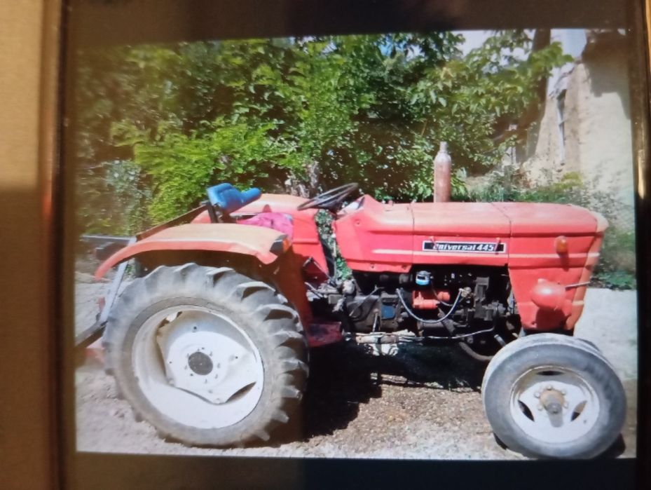 Tractor de vânzare  445