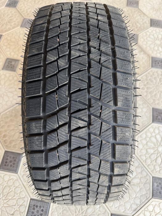 Зимние шины 255/55/16 без косиков новый