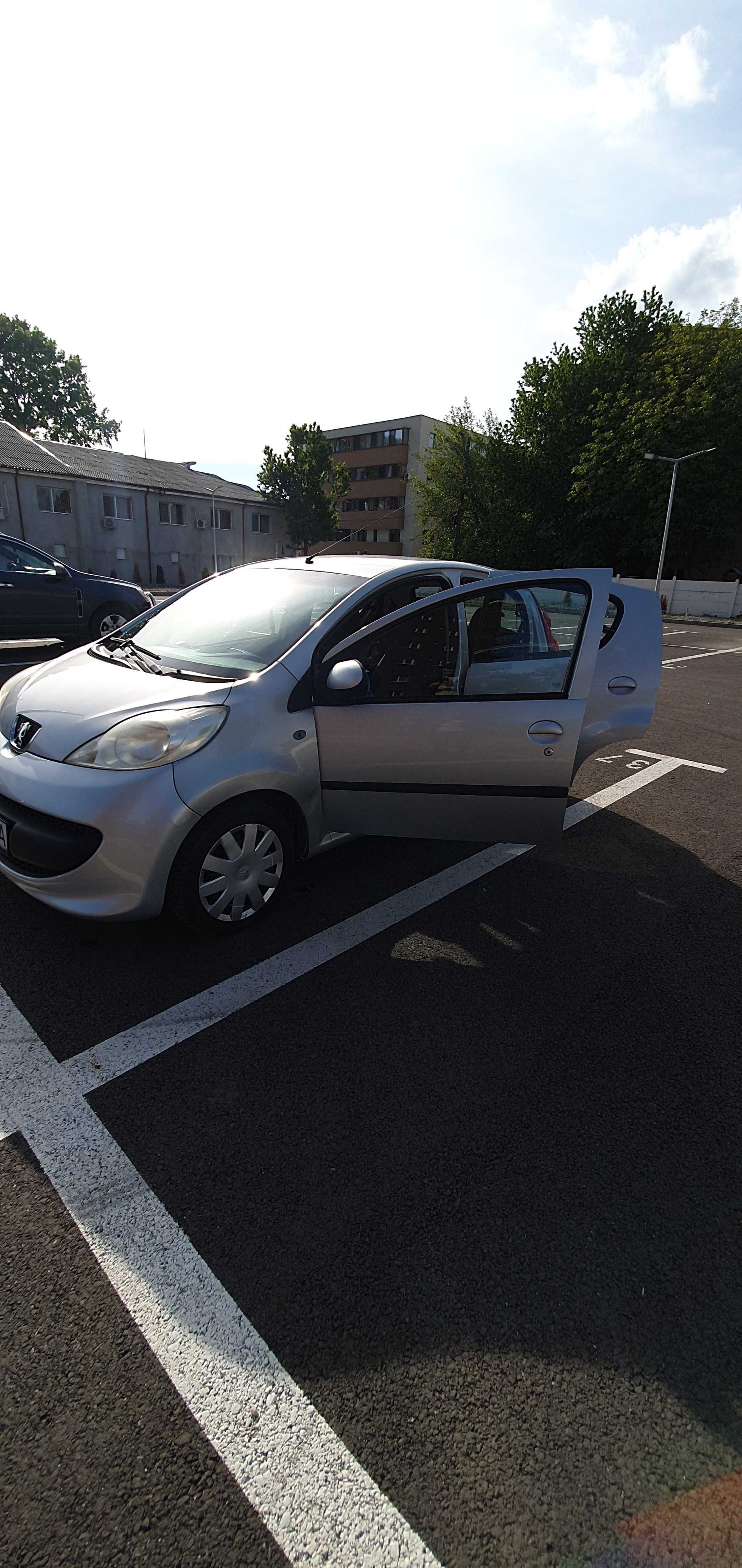 Peugeot 107 masina ideala pentru oras