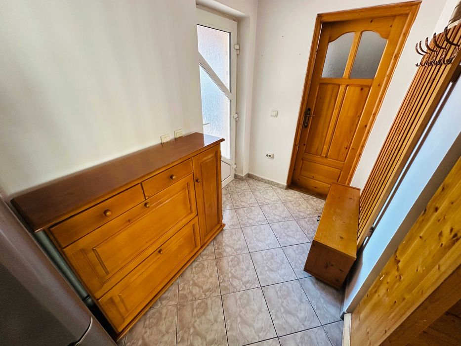 Inchiriez in Sebes- central-apart. 2 camere +living/bucatarie 6/5m