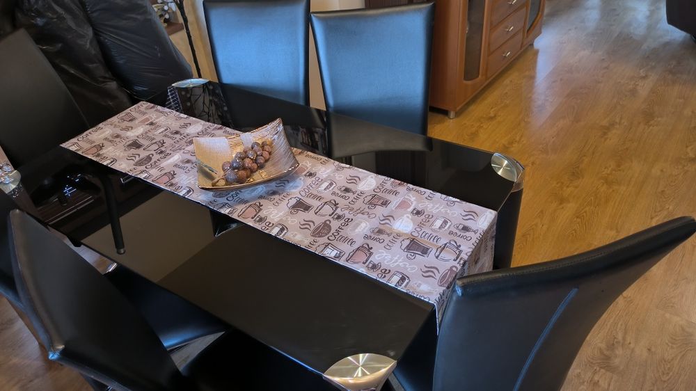 Маса със столове - комплект