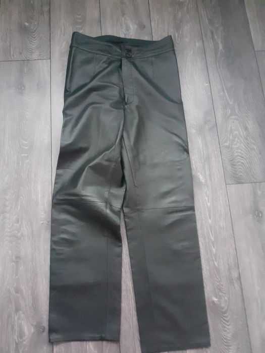 Pantaloni piele, marimea 38