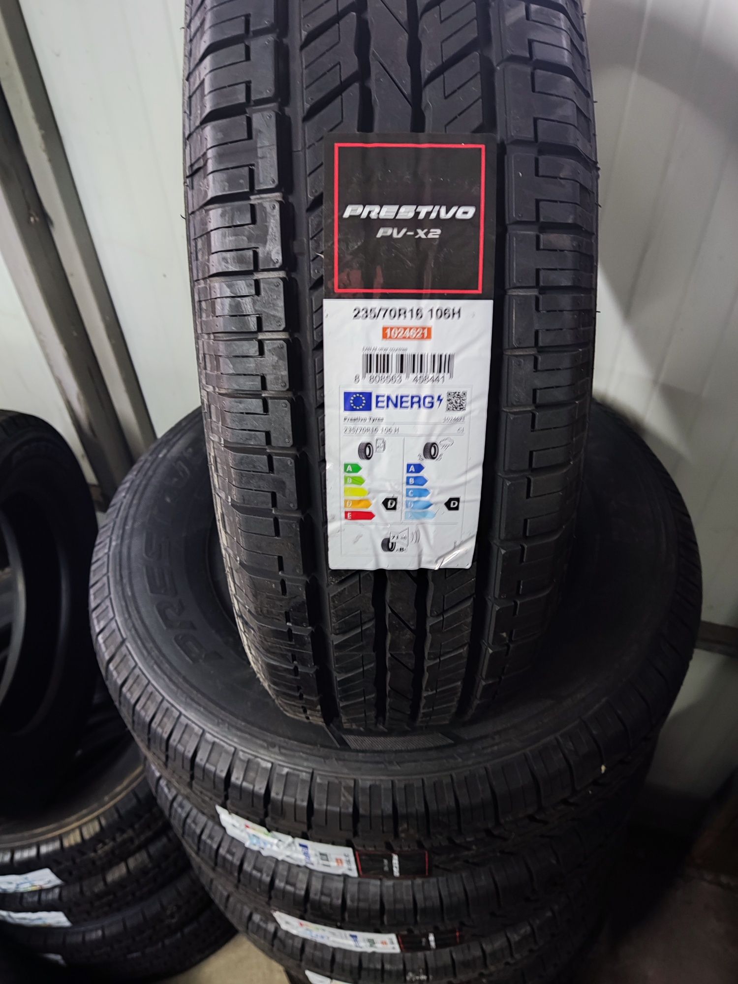 235/70/16 Prestivo by Hankook SUV нови