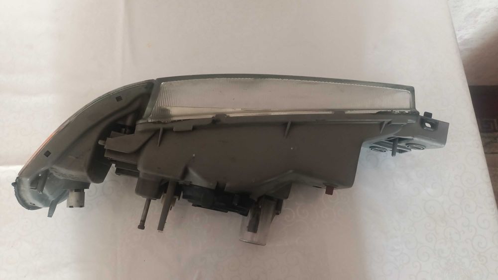 Фара на субару импреза правая 1996г