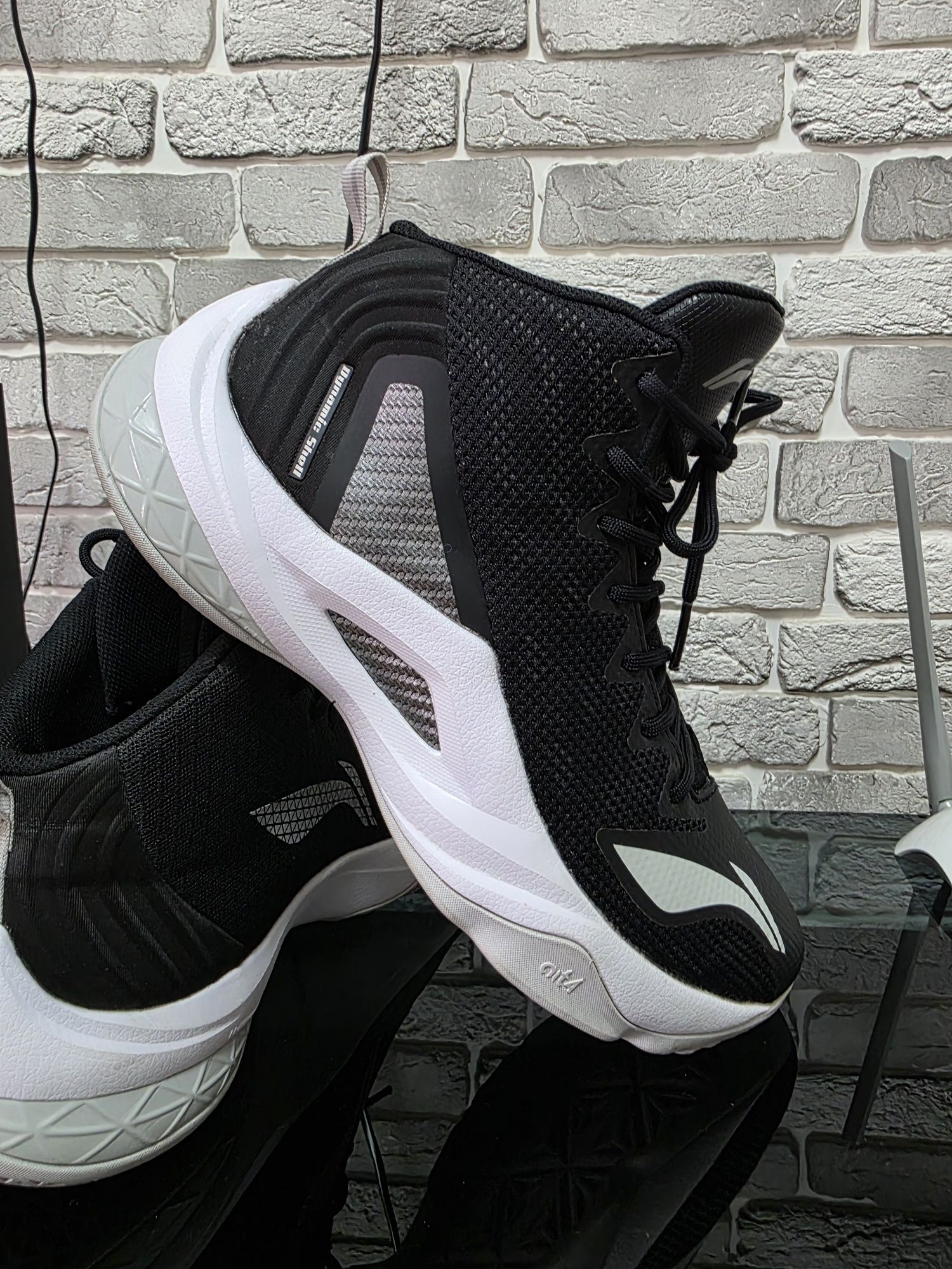 Оригинальные кроссы Li-ning
