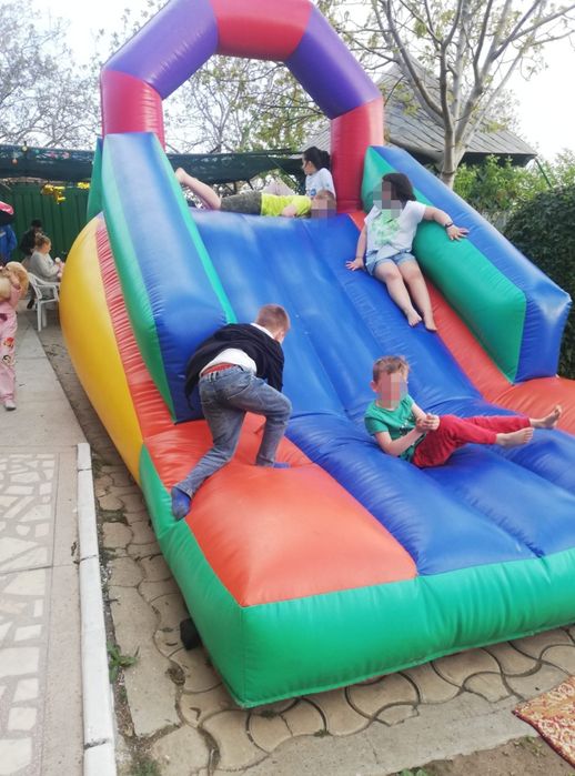 Tobogan gonflabil loc de joaca topogan