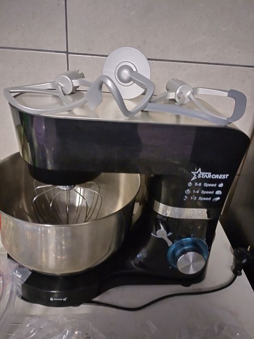 Robot bucătărie cu malaxor