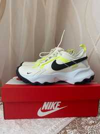 Спортни обувки Nike TC 7900