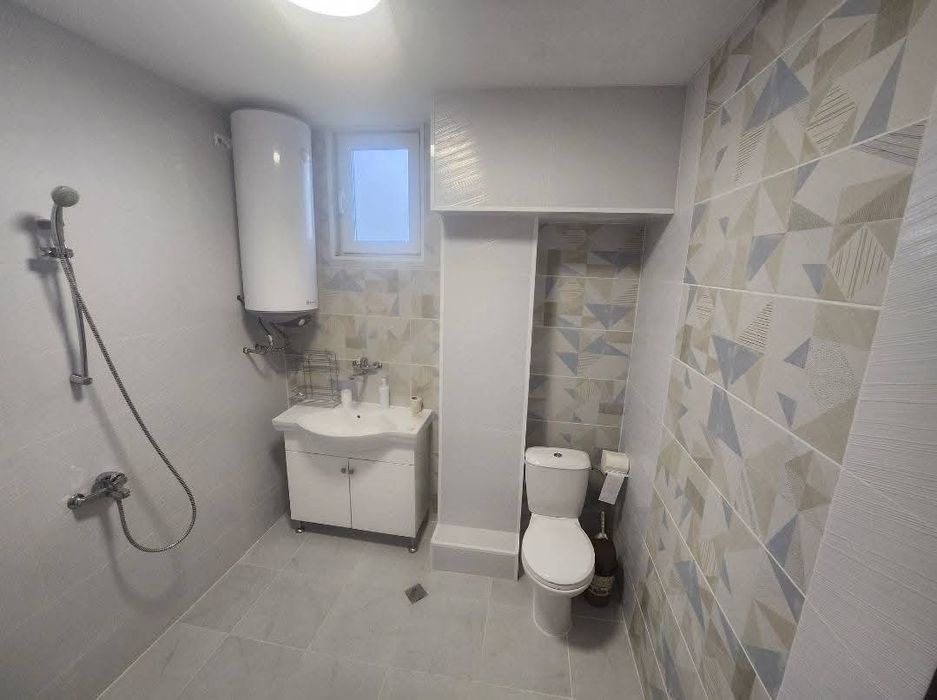 Наем 2-ри етаж от къща - с. Войводиново