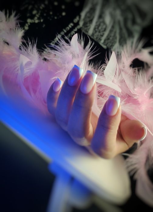 Маникюр/педикюр и наращивание ногтей