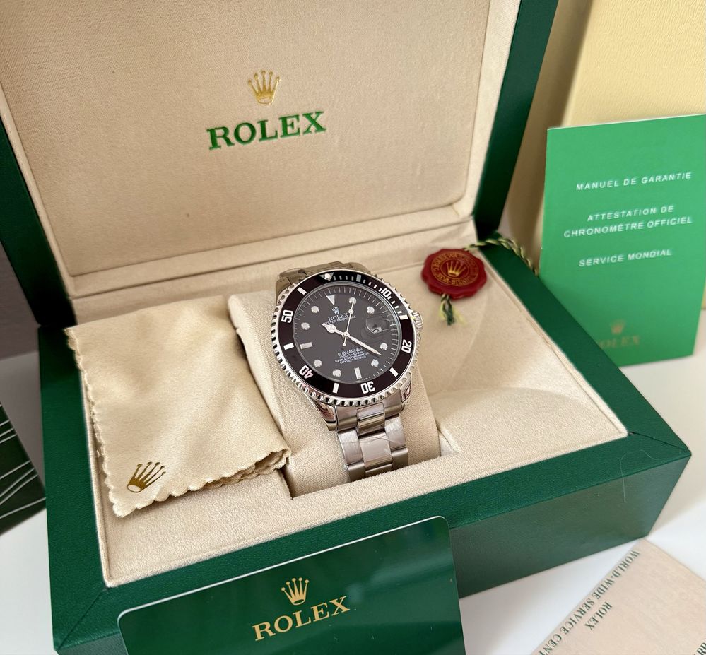 Часовник Rolex Submariner - Самонавиващ механизъм с кутия и документи