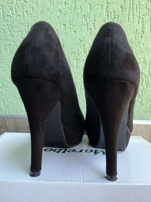 Pantofi negri cu toc si platforma