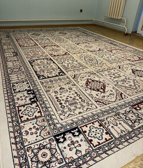 Ковер 3.5*2.3 в отличном состоянии.