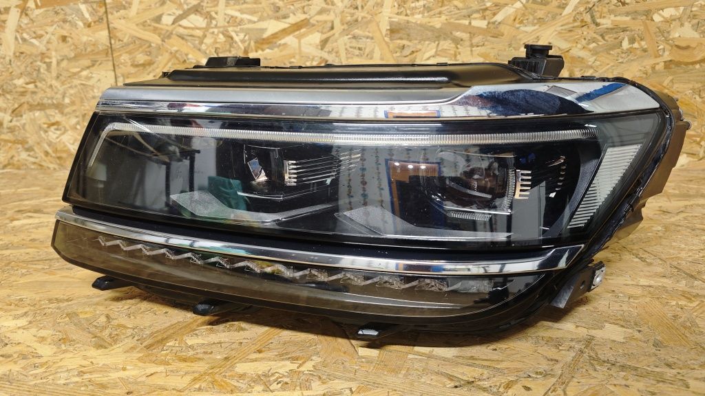 Ляв фар за Фолксваген Тигуан   Volkswagen Tiguan 5N 2018 Full LED