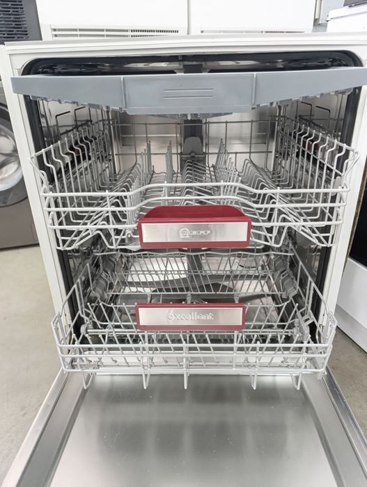 Съдомиялна машина NEFF  прожекция на времето