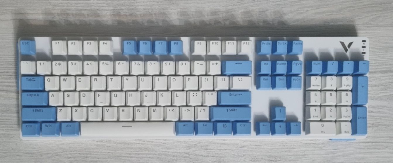 Rapoo v500Pro White/Cerulean механическая клавиатура в отлч состоянии