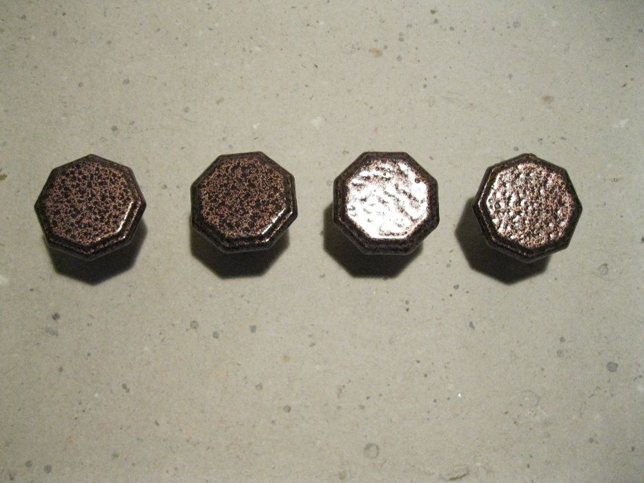 Мебелни обков /топки/