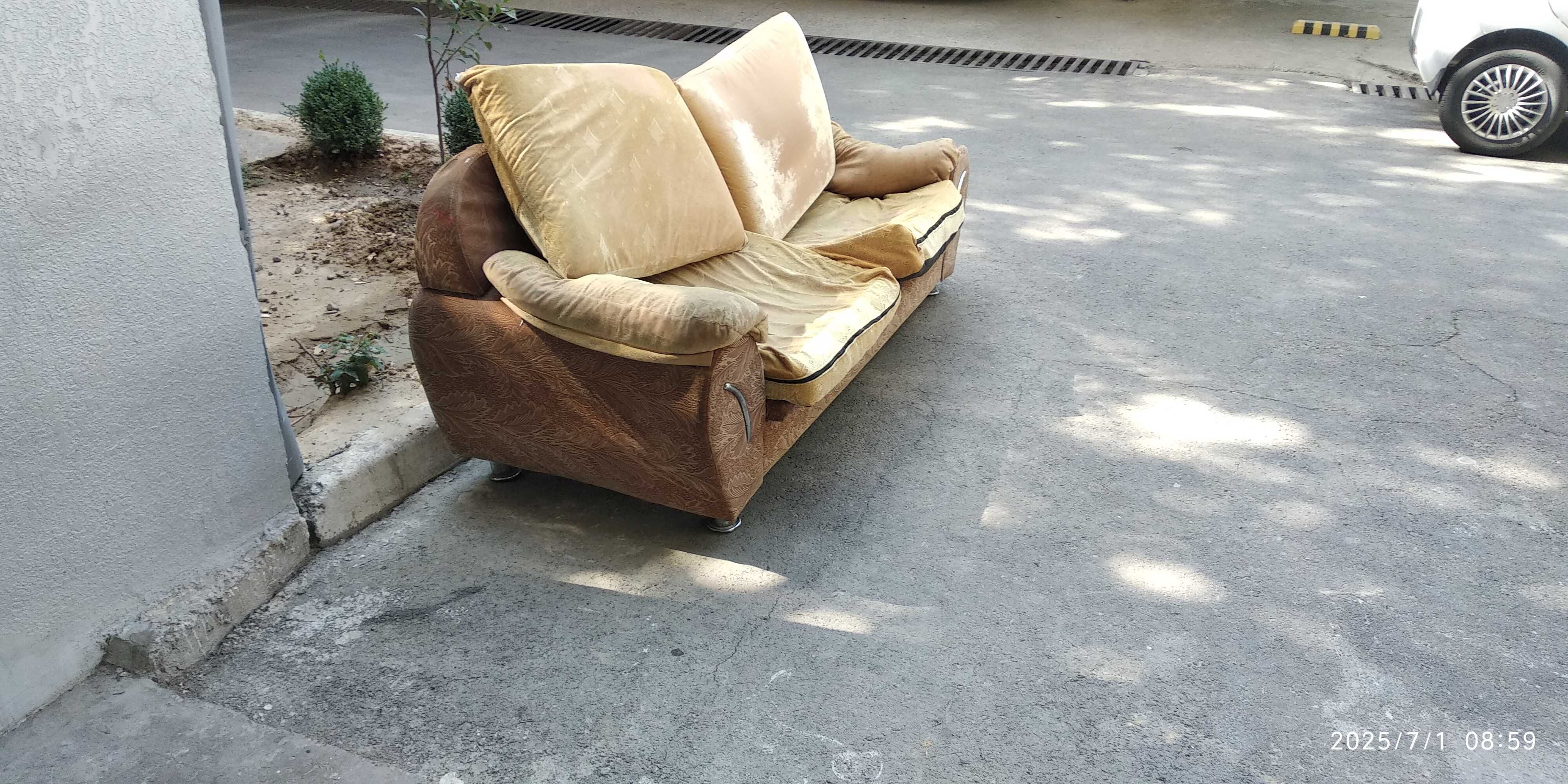 Oʻtin eski mebel