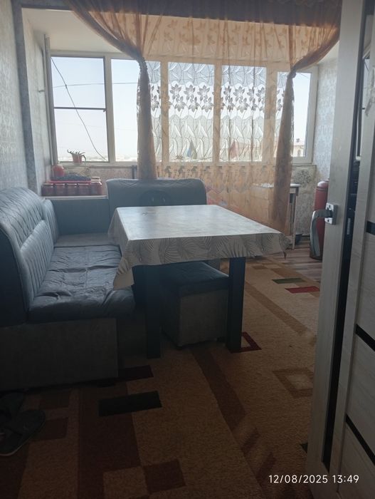 Uy sotiladi 2-xonali 53kv .Superda joylashgan