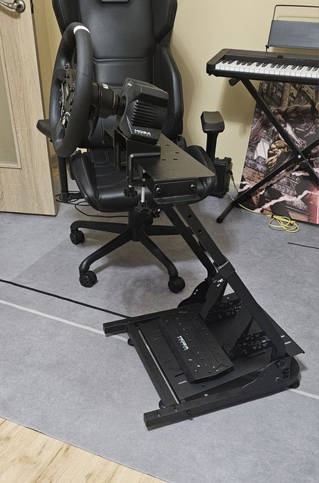 Руль Moza R3 вместе со стойкой