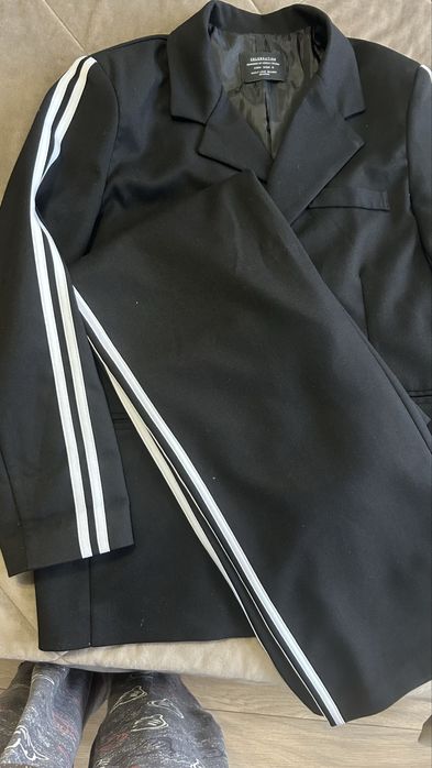 Костюм брючной с лампасами