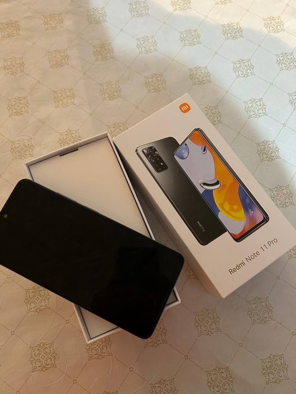 Продается Redmi Note 11 pro. Цена 80000. Почти новая.Зарядка оригинал