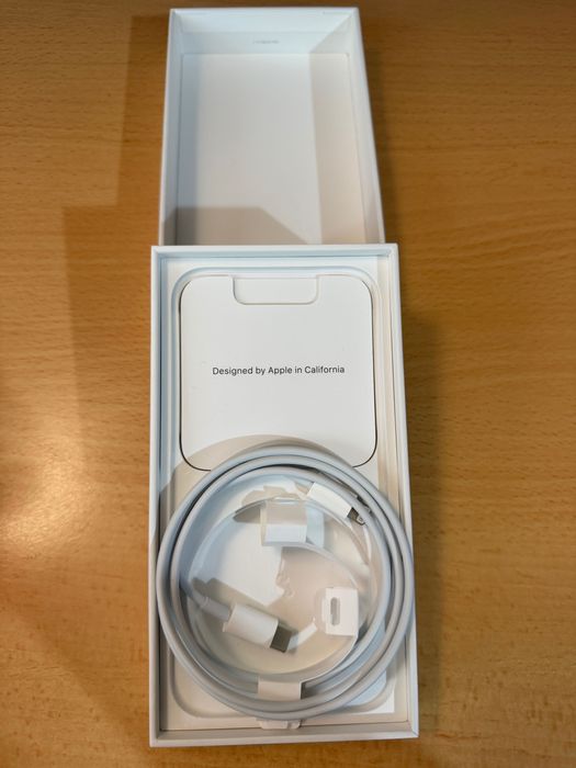 iPhone 13 (перфектно състояние)