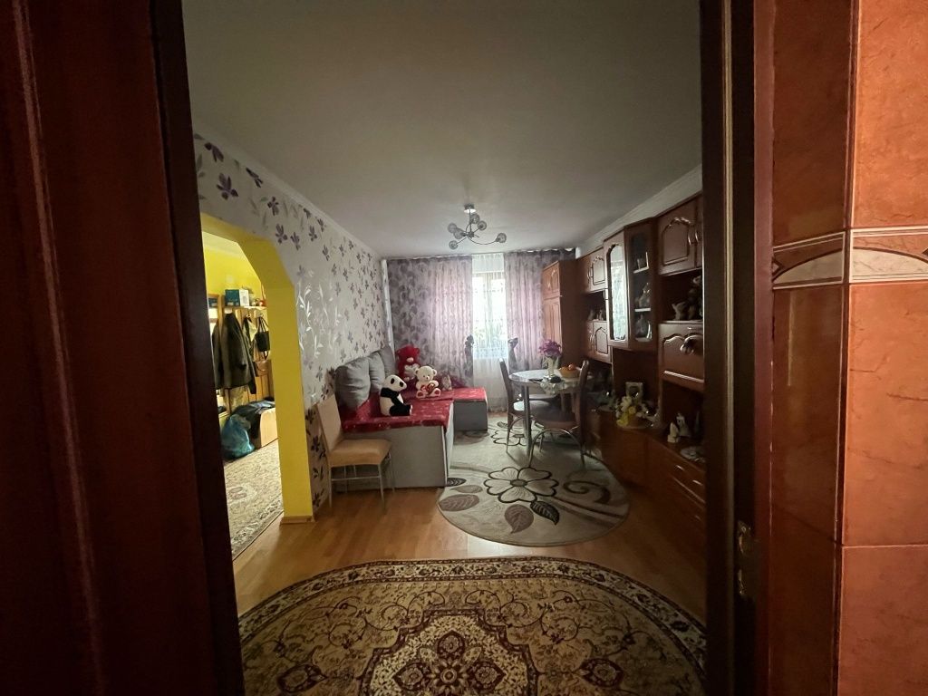 Vând casa în Lumina