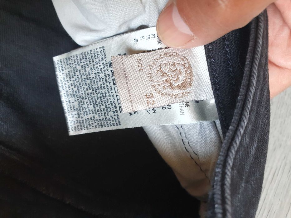 Blugi DIESEL "Belther" Slim-Tapered - Marime W32 L32 (Talie 88 cm)