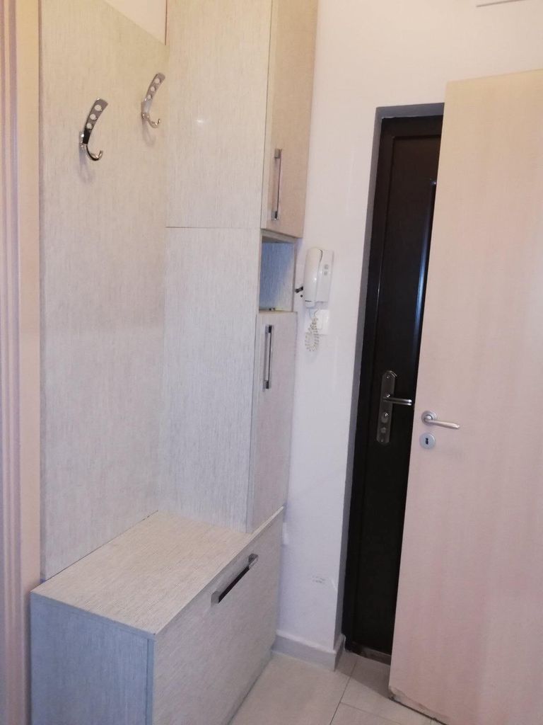 Дава се под наем Двустаен апартамент в Бургас, Изгрев - 47 кв.м за 433.5 € - Снимка #3