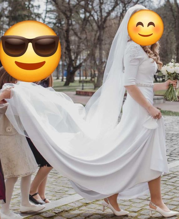 Rochie de mireasa + voal + agrafă + brâu
