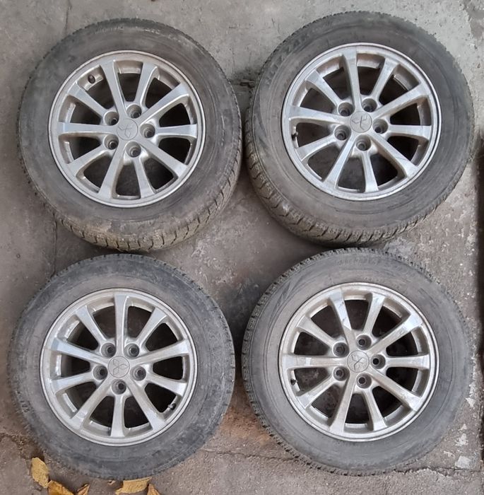 Резина зимняя с дисками 205 60 r16 Bridgestone blizzak