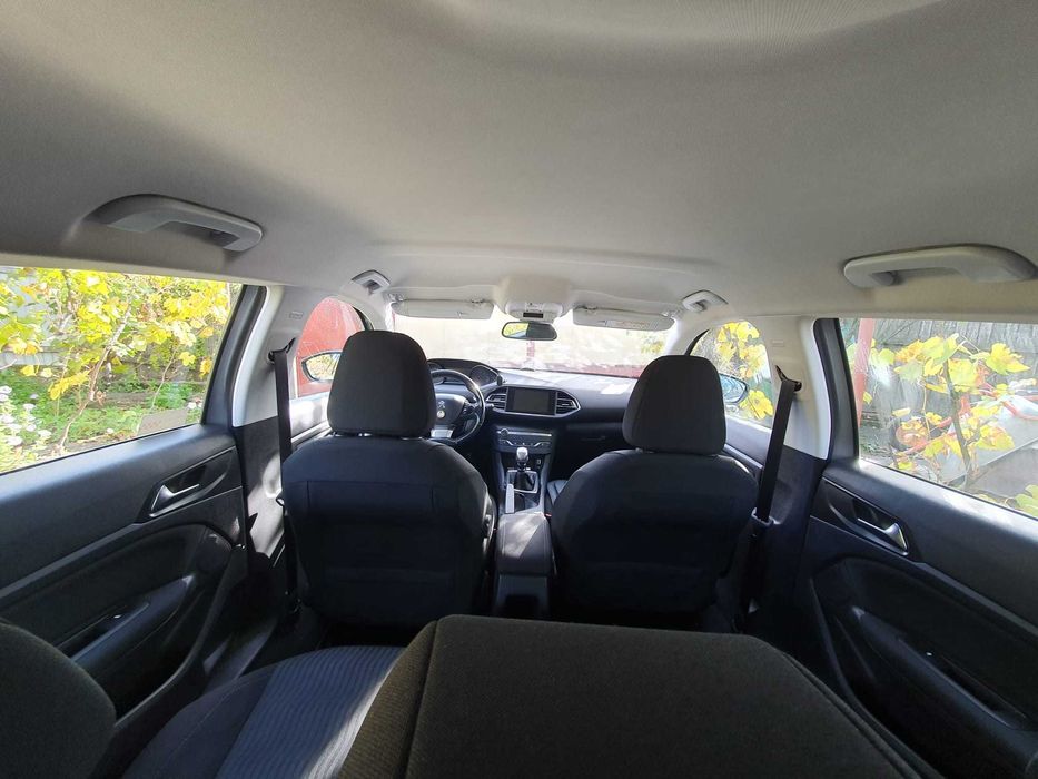 Vând PEUGEOT 308 – BLUE HDI (DIESEL) – 145000 km