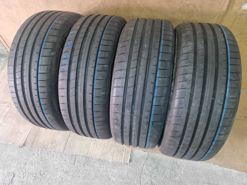 4 Goodyear R19 235/55 Anvelope de vară DOT1817
