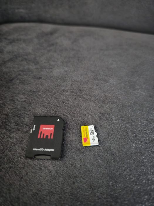 Canon EOS 600D + obiectiv canon zoom lens 18-135 mm image stabilizer