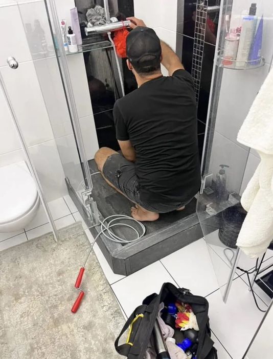 Сантехник. Слесарь. Услуги сантехника