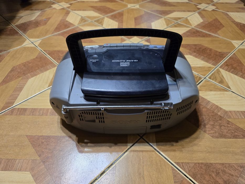 Касетофон SONY CFD-S01