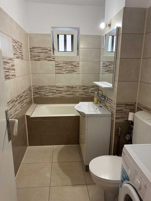 Apartament 4 camere semidecomandat, ultracentral în Deva