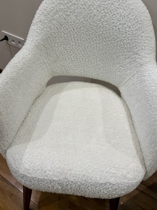 Срочно ! Стул для гостиной или кухни