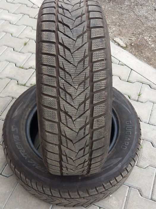 2 cauciucuri iarnă VREDESTEIN 215/60 R15- an 2018