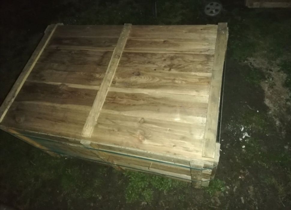 Vand lazi din lemn cu capac