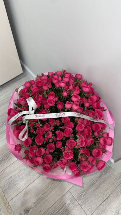 Букет цветы Кустовые розы свежые вид хорошие