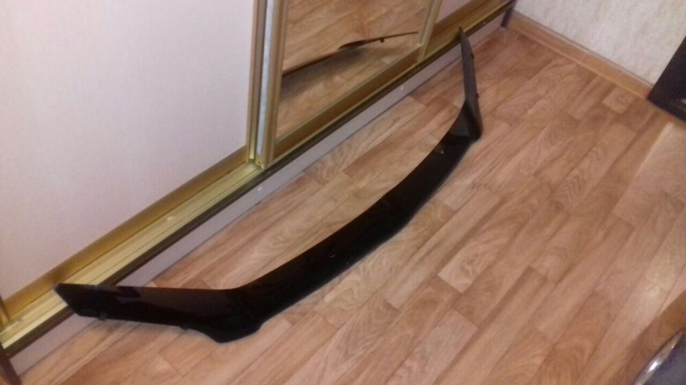 Продам "МУХОБОЙКА" дефлектор капота.