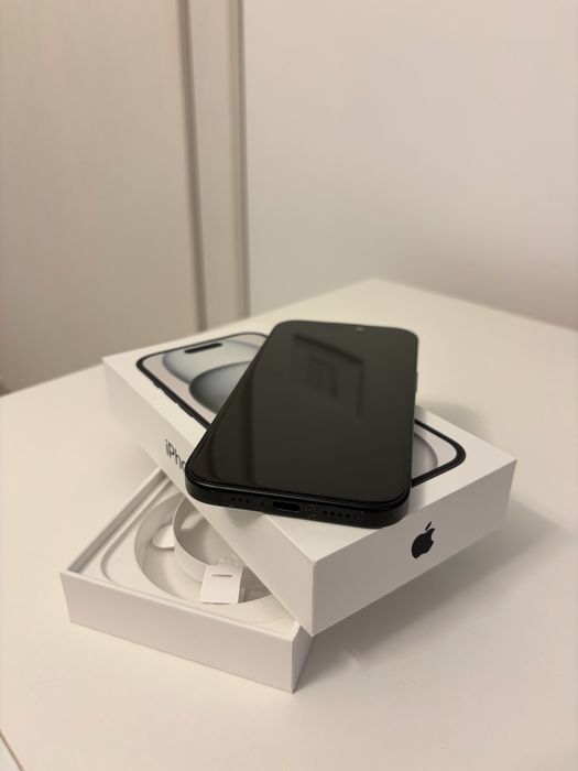 Vand Iphone 15 black 128 gb