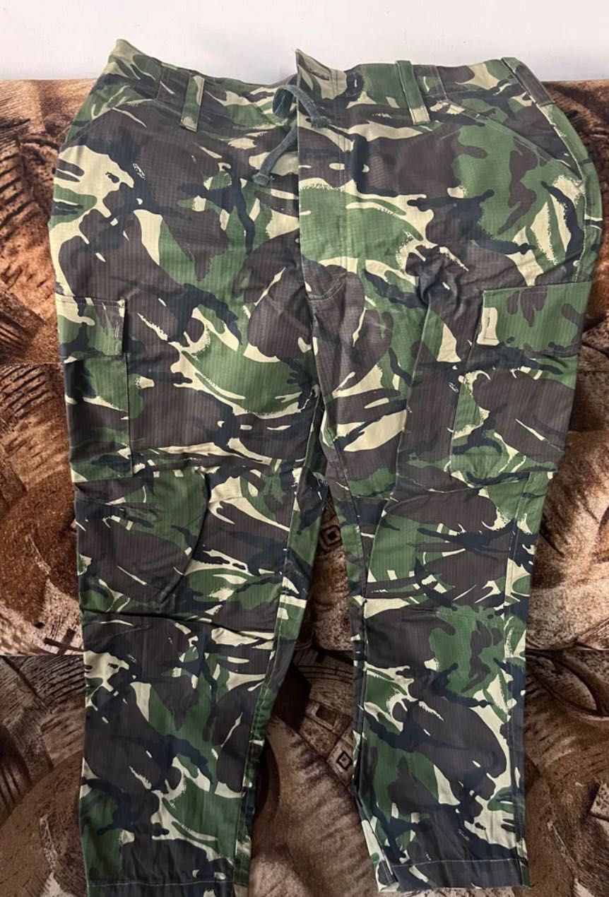 Haine militare ,bocanci si alte accesorii