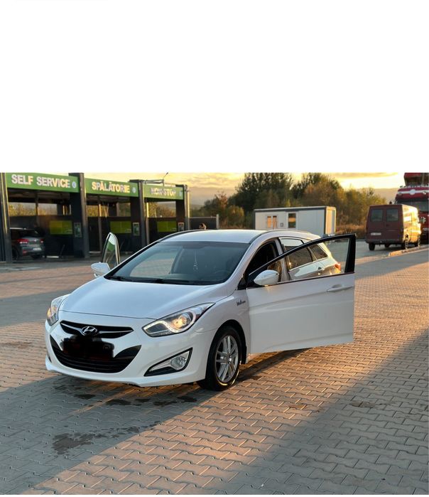 Hyundai i40 Blue