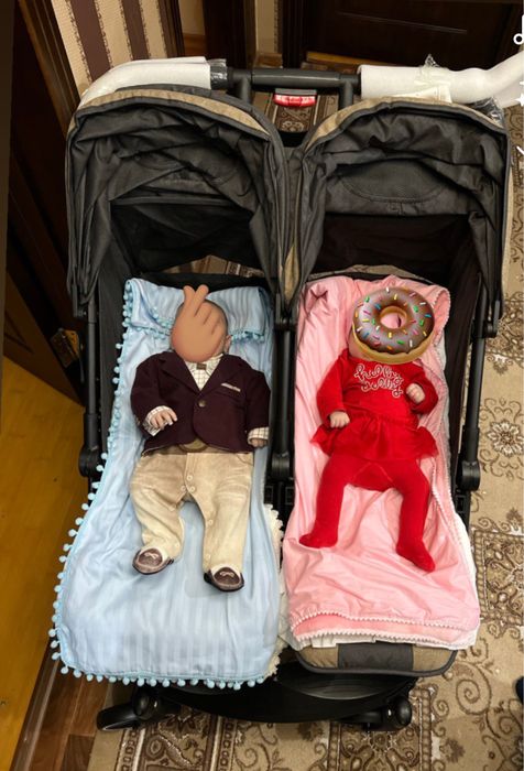 Коляска для двойняшек, близняшек.